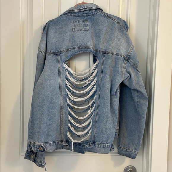 Forever 21 Torn denim Jean jacket light wash - Picture 2 of 6